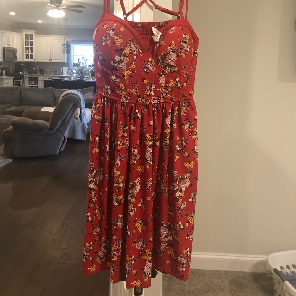 NWOT Xhiliration Summer Dress
